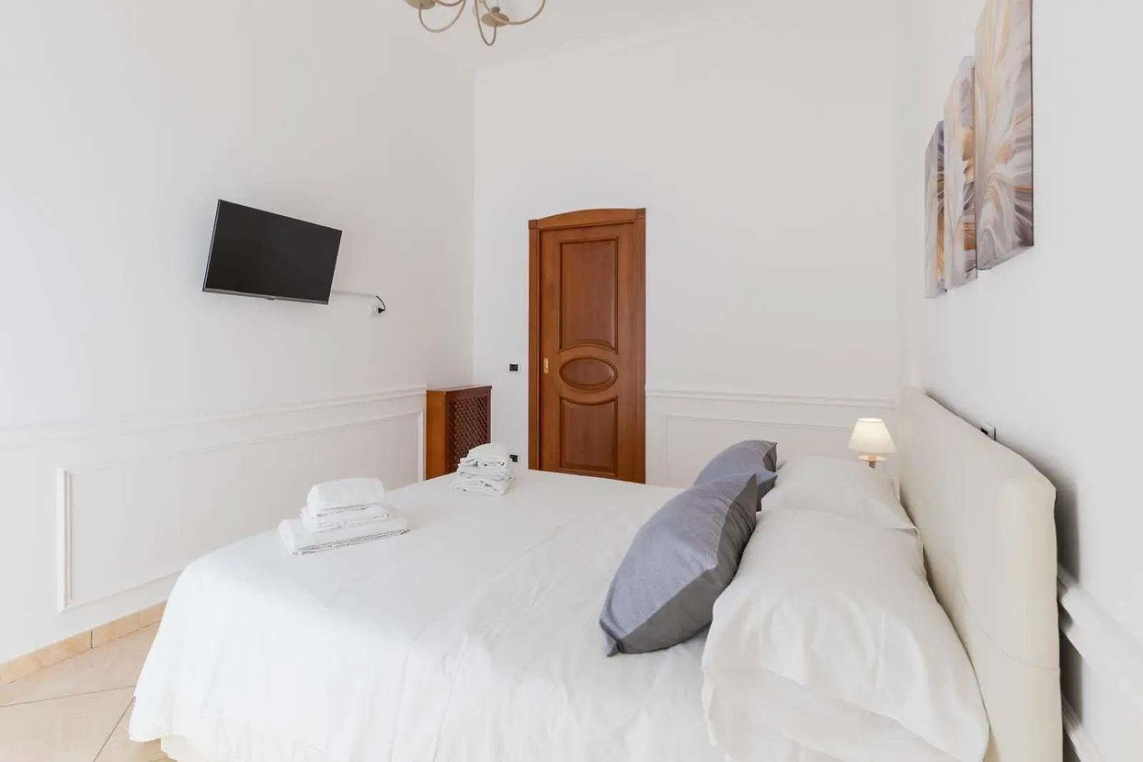 Montesanto Family Apartment Naples Italy