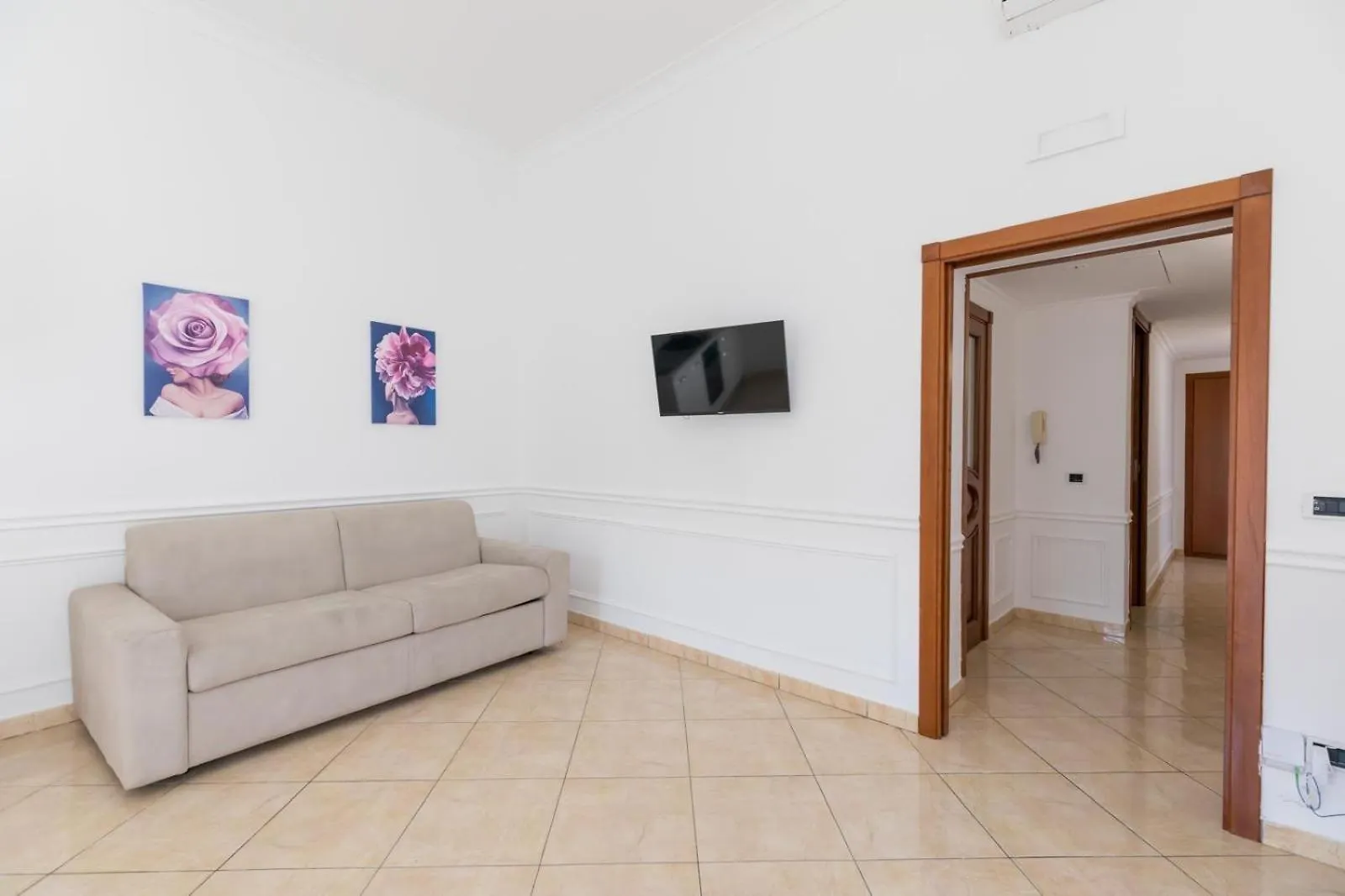 Montesanto Family Apartment Naples Italy