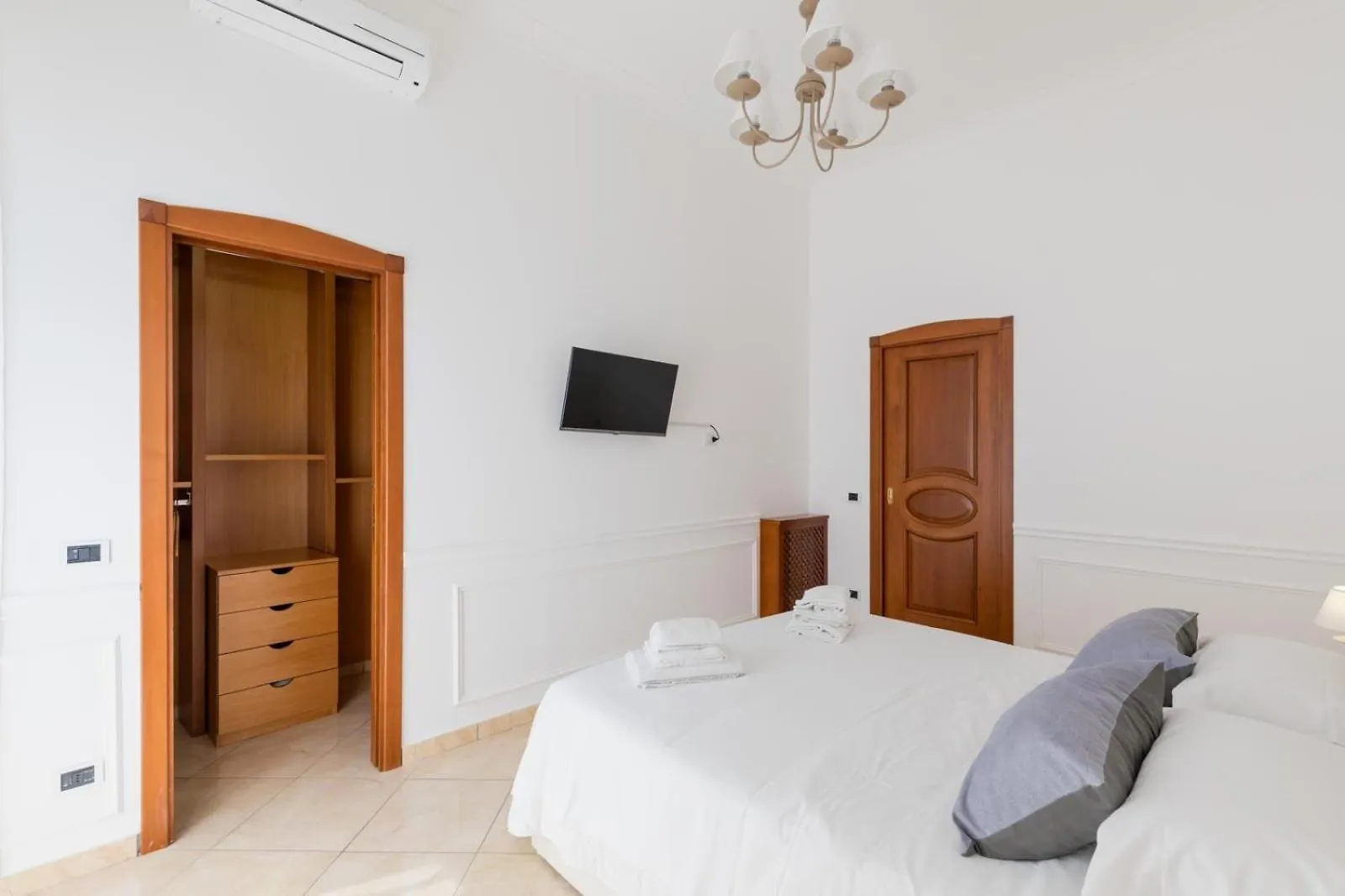 Montesanto Family Apartment Naples
